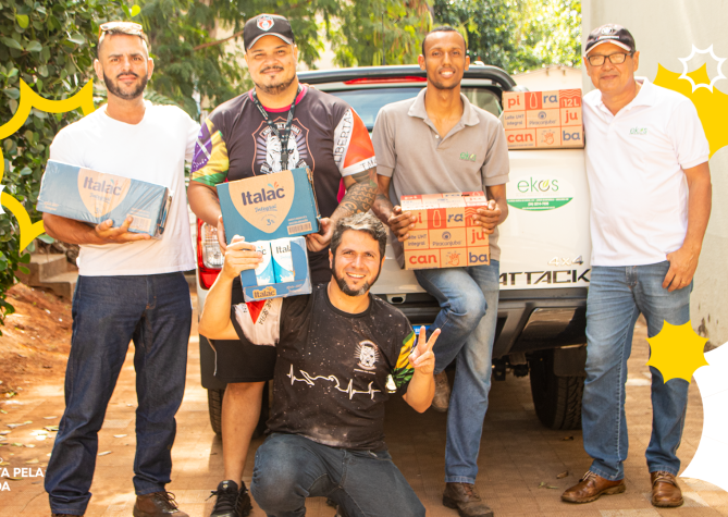 Moto Clube Amigos Estrada faz doação em prol do GLPV